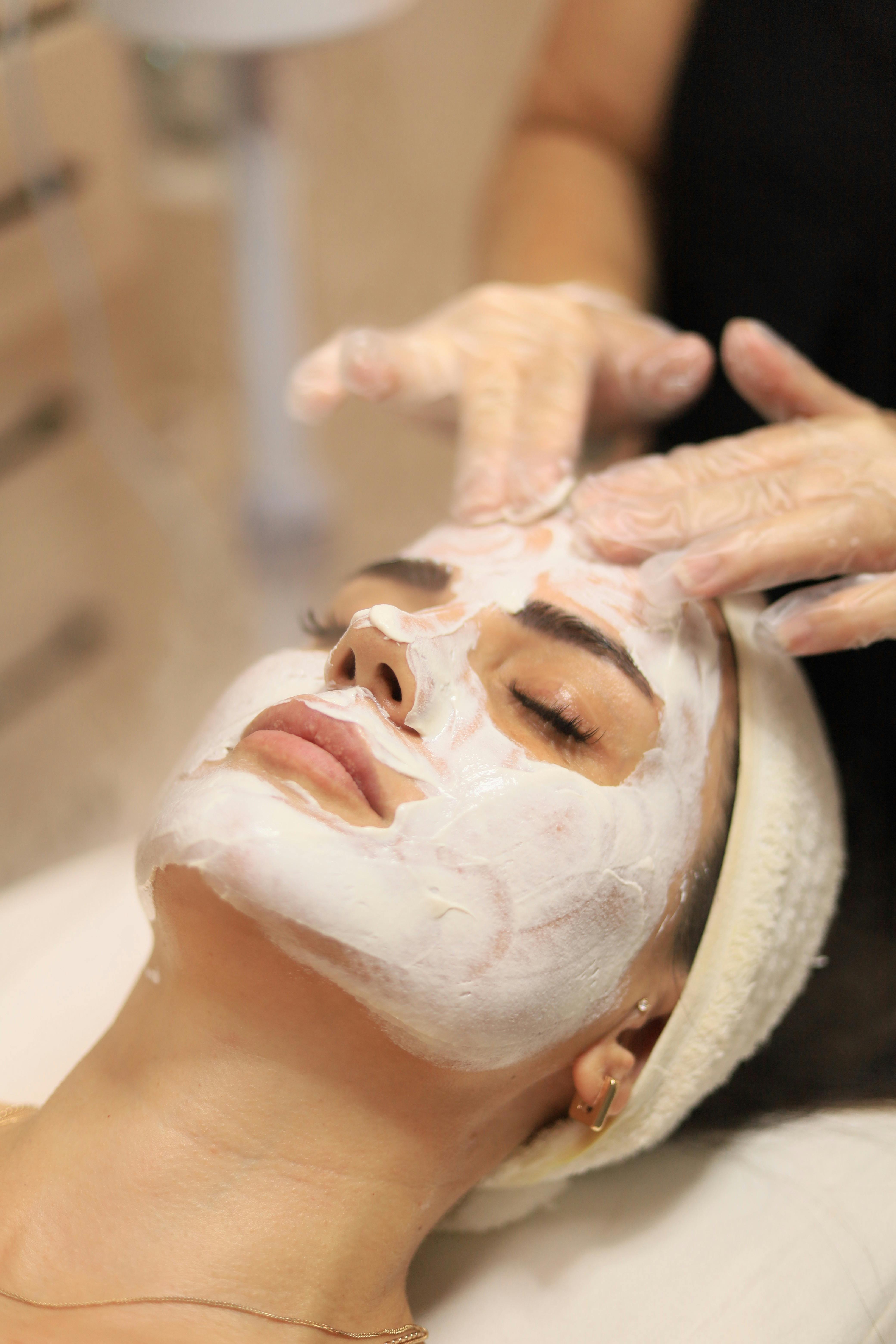 Tratamiento de limpieza facial profunda en Corpo Perfetto Panamá